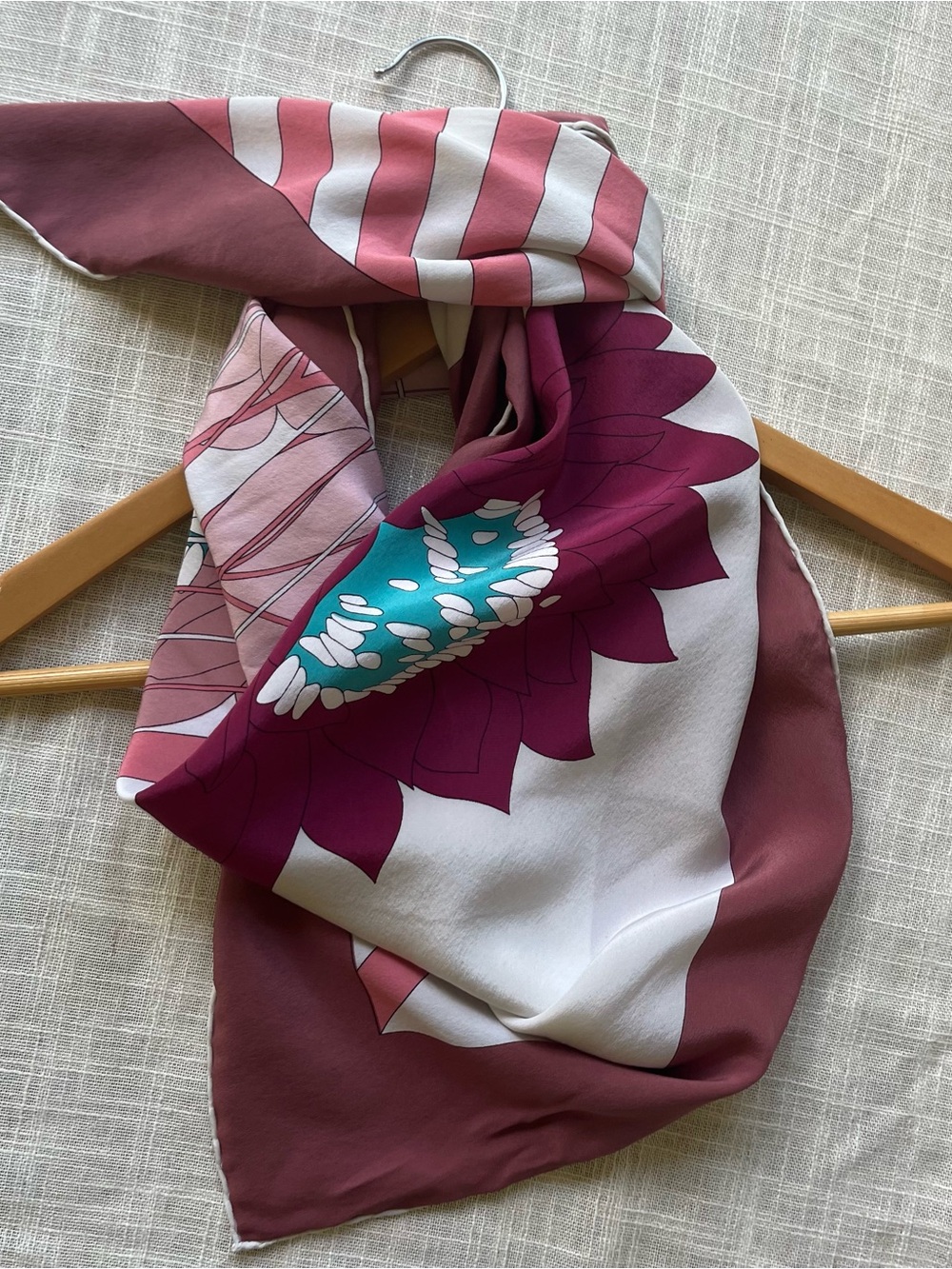 70s French Silk Bandana - Large 35x35" - Picture 4 of 15
